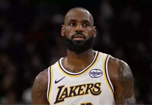 NBA-ийн супер од Lebron James Los Angeles Lakers багаа орхихоо зарлалаа